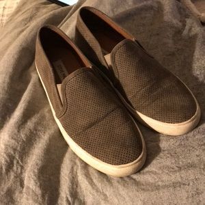 Size 9 Steve Madden Zarray Slip Ons